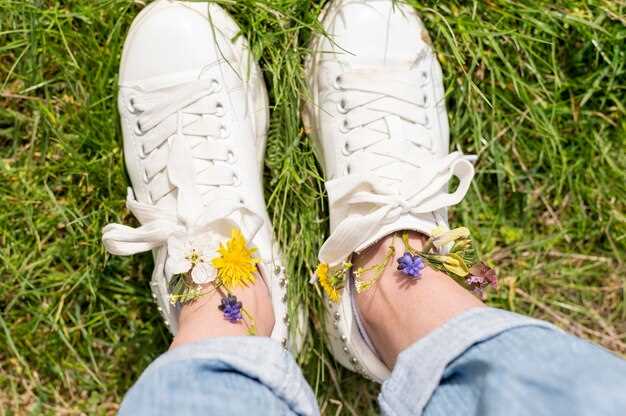 Liens entre les rêves de marcher avec de nouvelles chaussures et la confiance en soi