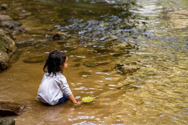 Les émotions associées à l'eau boueuse dans les rêves